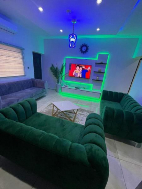 Luxury 3 Bedroom Apartment MAGODO